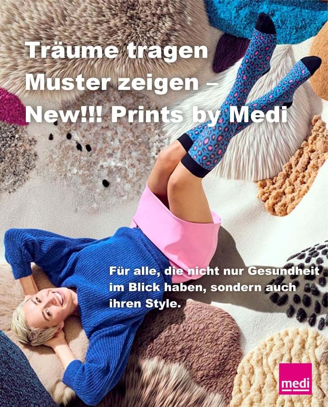 liegende Dame mit Leo-Kompressionstrümpfen